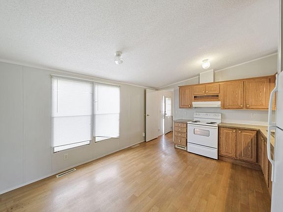 5th image of 112 Church Hill Rd