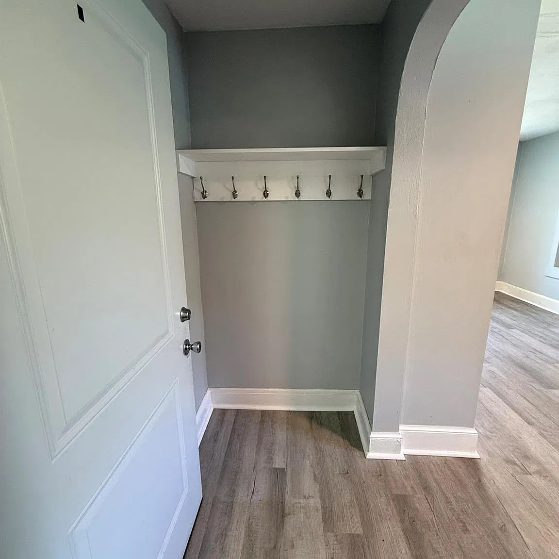 2 bed, 1.0 bath, 1075 sqft, $1,950 — Photo 2