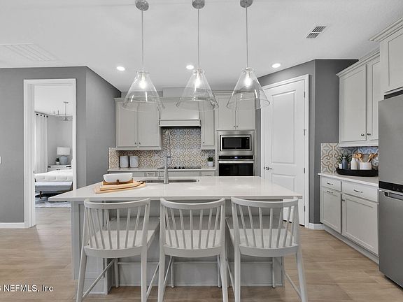 7th image of this home
