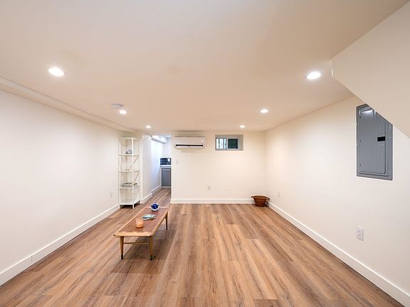 3rd image of 133 Palisade Ave #1