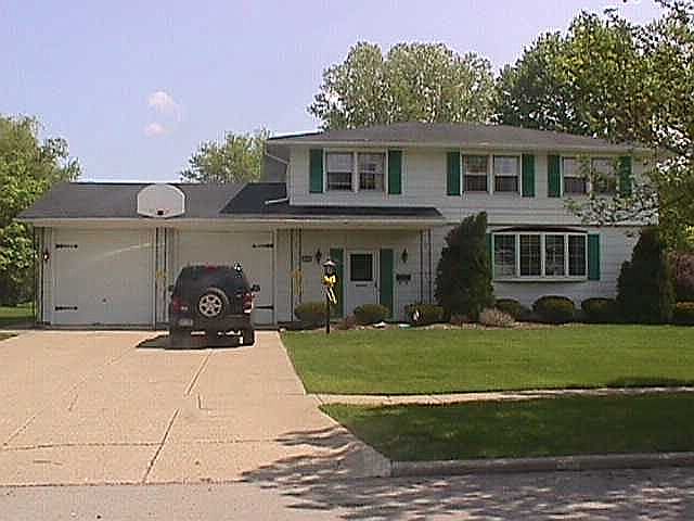 1st image of 121 Brooklane Dr