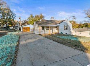 7512 State St, Ralston, NE 68127