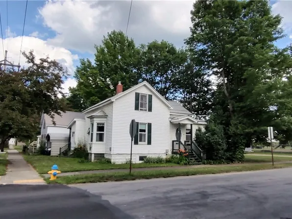 126 Wayne St, Corry, PA 16407