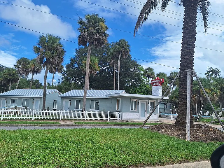 805 N Dixie Fwy #5 — Photo 12