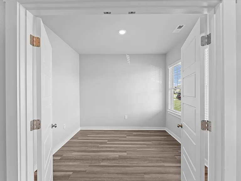 1615 Lannister Ave — Photo 24