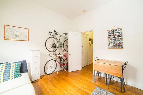 Rented by Jonathan Wachtel, LREB | media 10