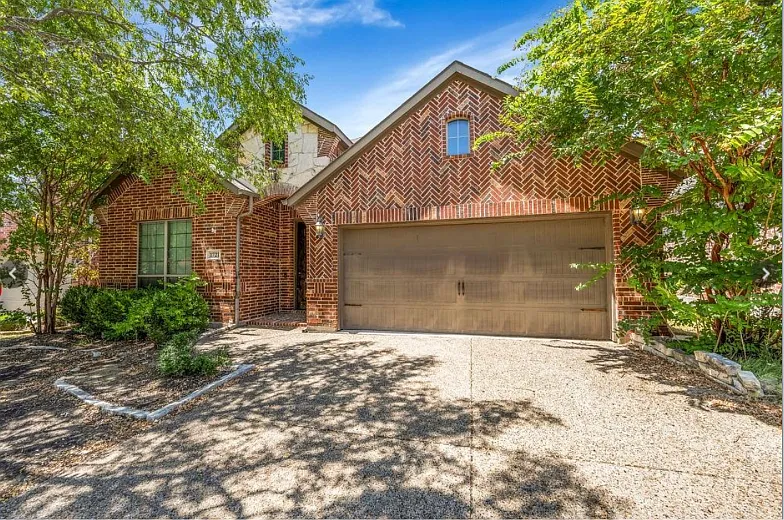 1721 Medina Ln