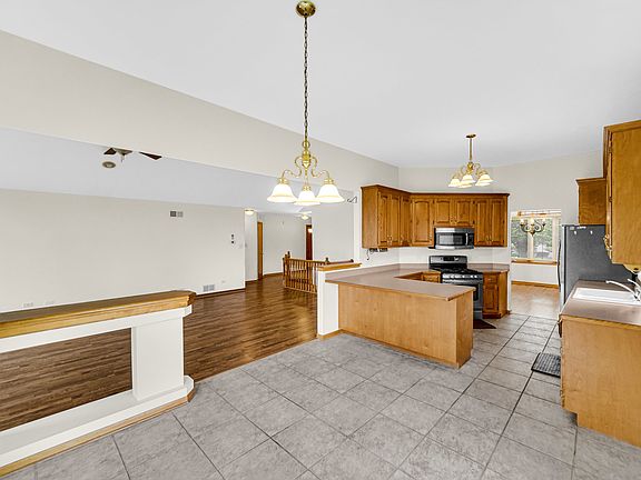 4th image of 16311 Chickadee Cir