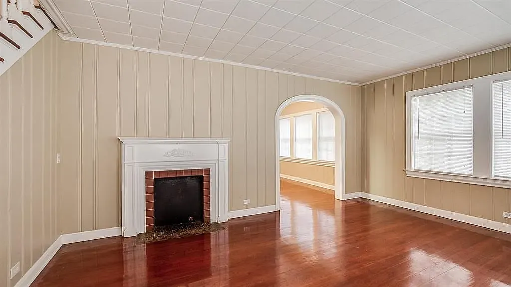 2 bed, 1050 sqft, $1,349 — Photo 2
