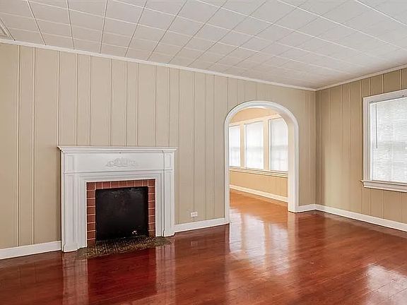 2nd image of 1719 Fourcade St
