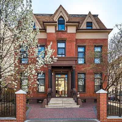 Rented by Nooklyn NYC LLC | media 27