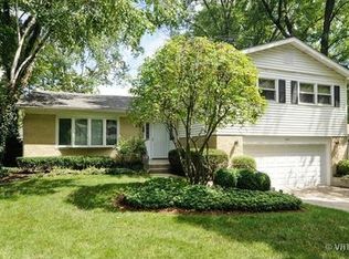1834 E Sitka Ln, Mount Prospect, IL 60056