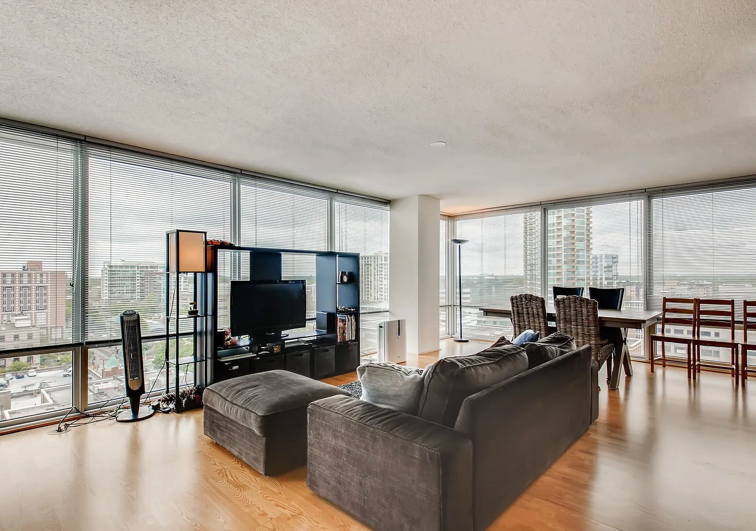 2 bed, $3,600 — Photo 2