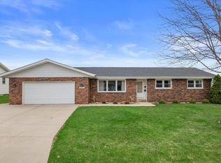 864 Mayer LANE, Mayville, WI 53050
