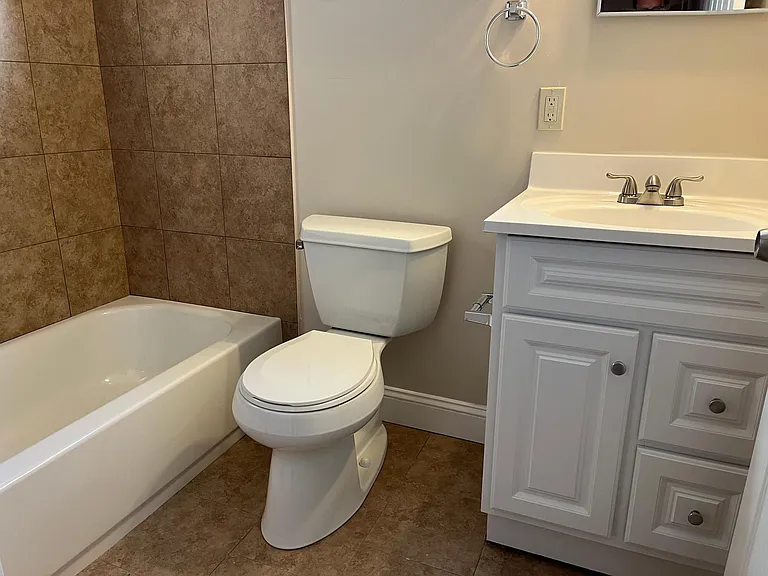 1204 S 46th St #2 — Photo 8