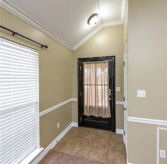 631 Whitefield Ln — Photo 11