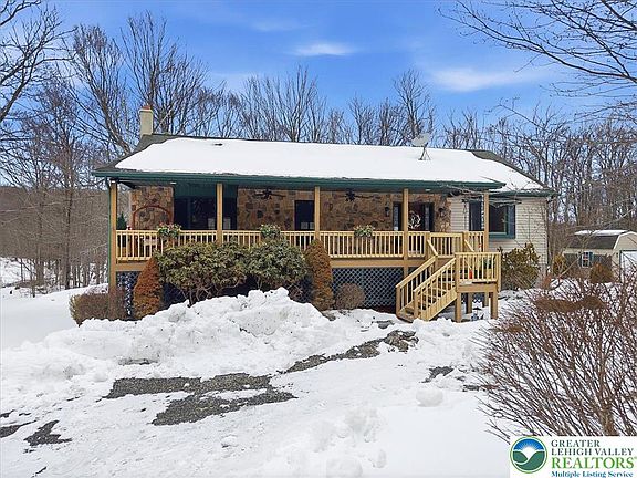 3rd image of 134 Split Rock Rd