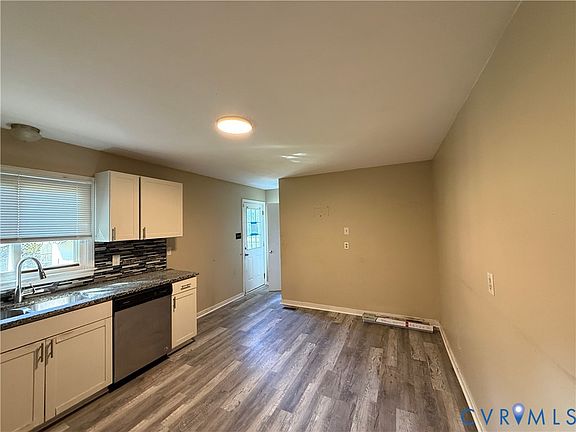 3rd image of 3206 Elmwood Ave