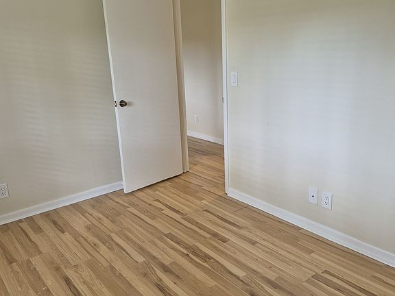 3rd image of 138 Lake Pine Cir APT D-1