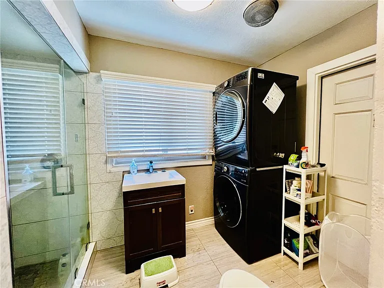 913 W 21st — Photo 22