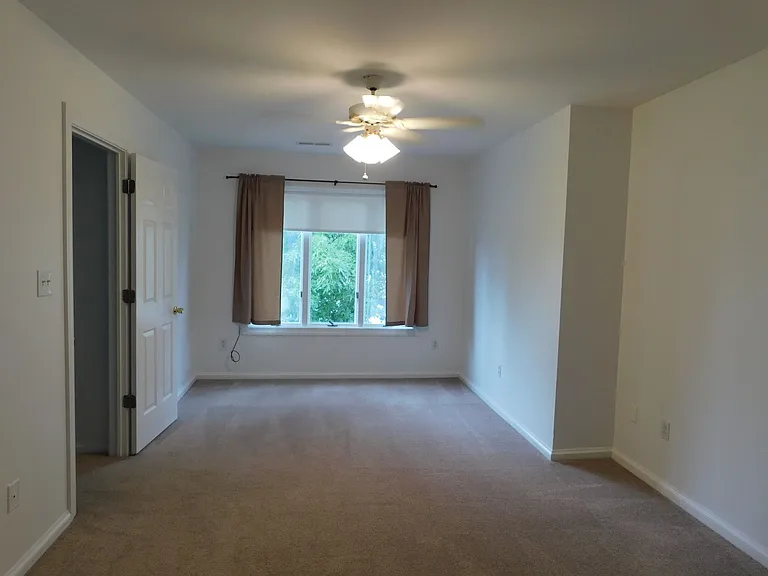 210 Ainsley Rd — Photo 18