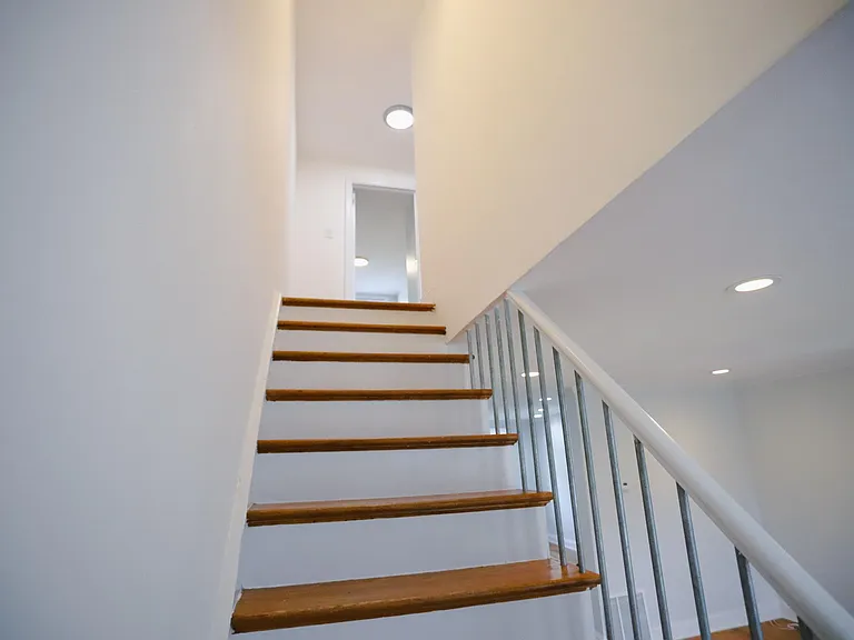121 Alverstone Rd — Photo 11