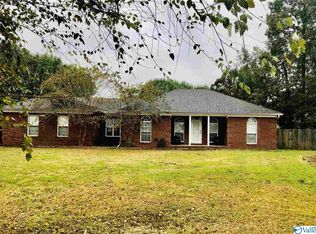 2007 Cedarwood Dr SW, Hartselle, AL 35640