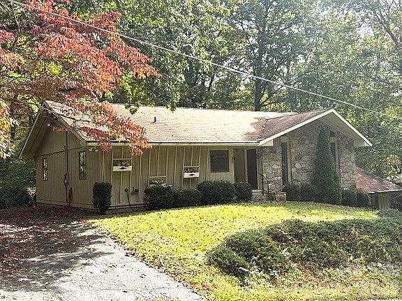 5th image of 30 Brier Ln