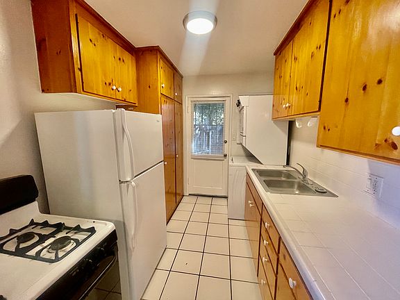 4th image of 924 W Angeleno Ave APT C