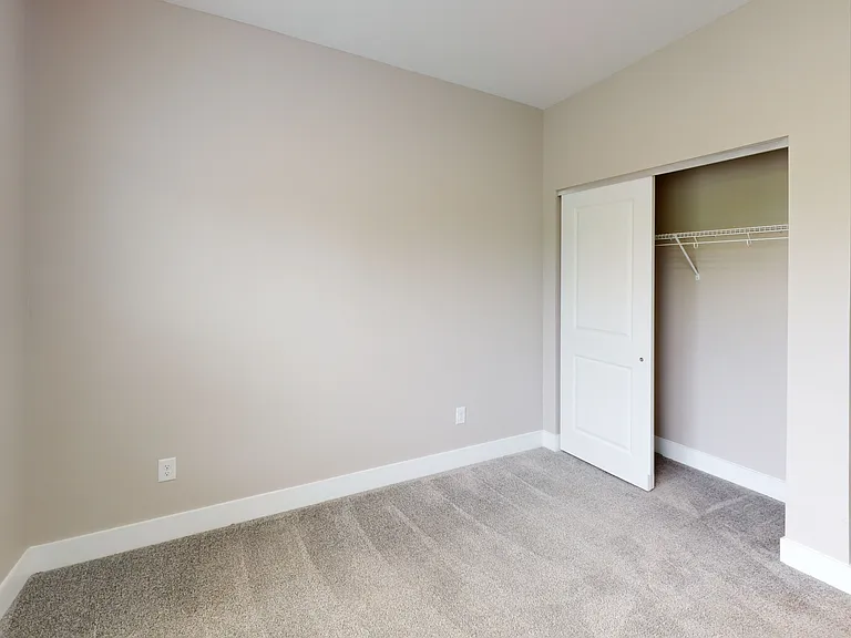 Alexander Pointe Apartments — Photo 37