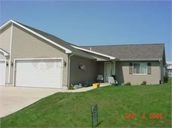 597 Tanzanite Dr, Dubuque, IA 52001