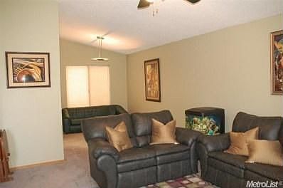 4th image of 4028 N Country Dr