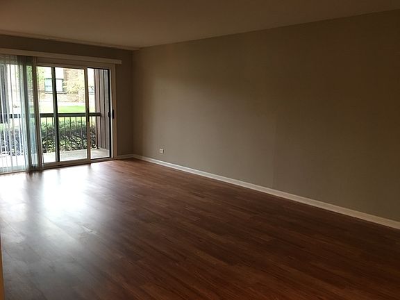 2nd image of 470 Raintree Ct Unit 1L