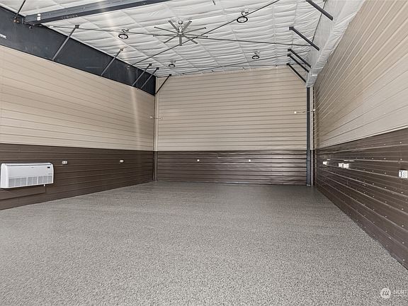 Interior of a Unit in Building A with a flooring option.jpg>