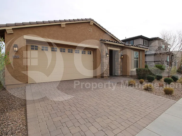 9507 E Saturn Ave — Photo 2