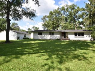 1610 Chippewa Dr, Kansasville, WI 53139