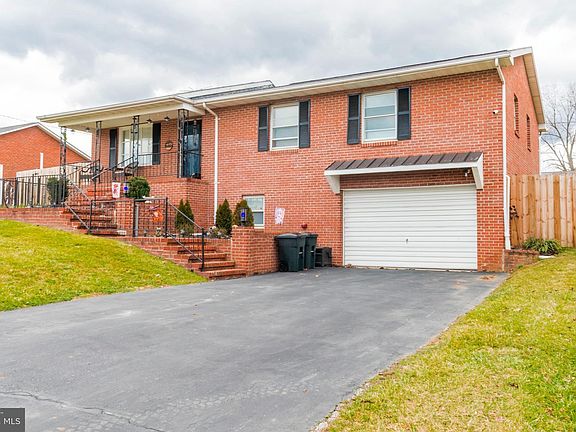 2nd image of 108 Rosewood Dr