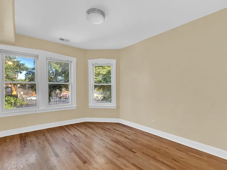 2839 W Nelson St #2 — Photo 8