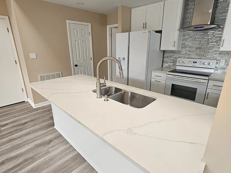 1228 Warwick Dr — Photo 14