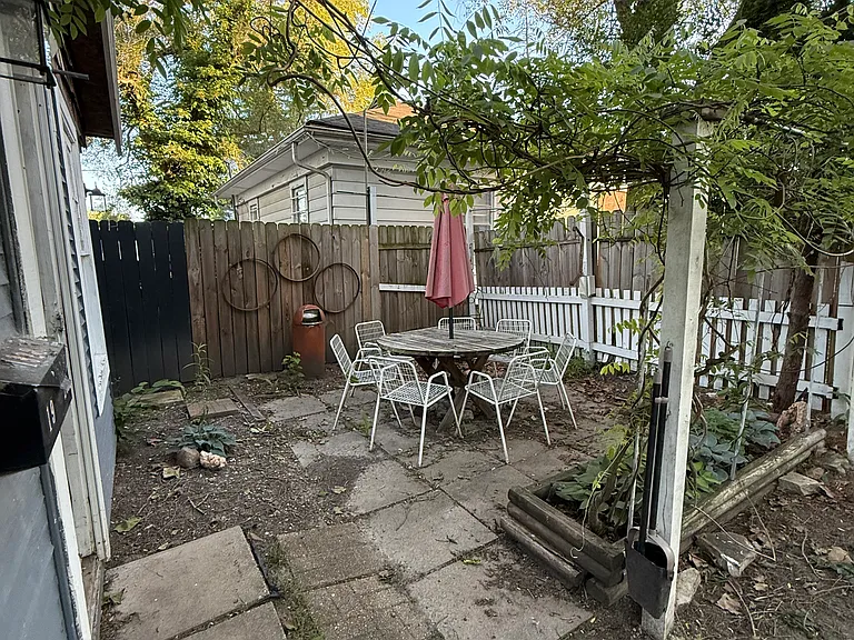 415 S Grand Ave — Photo 13