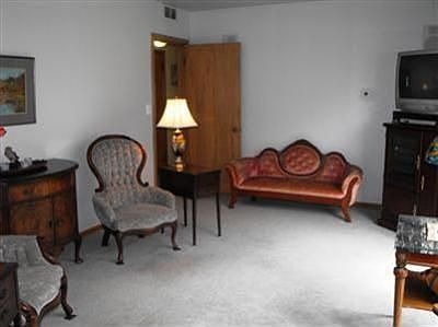 3rd image of 3482 Lakeview Blvd