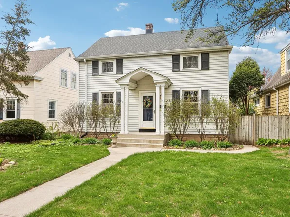 7914 West Lorraine PLACE, Milwaukee, WI 53222