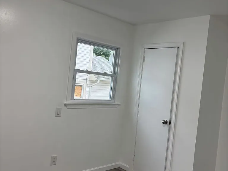 189 Sylvester St #2 — Photo 10