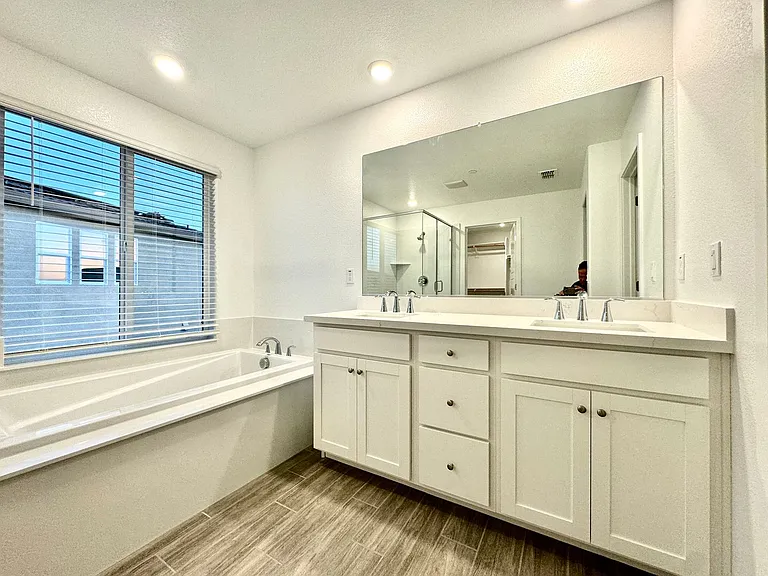 243 Dock Cir — Photo 26