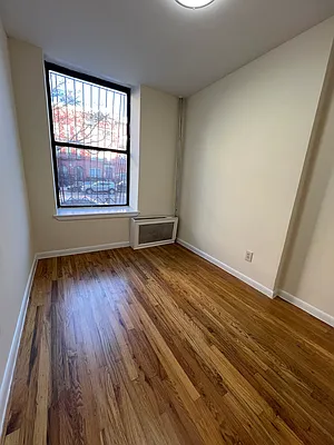 Rented by Five Town Global Realty | media 30