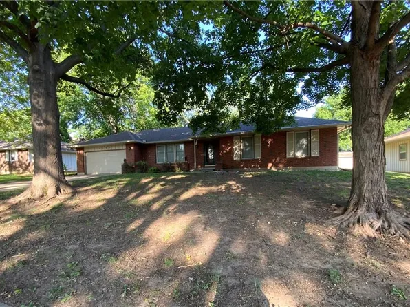1507 N 82nd Ter, Kansas City, KS 66112