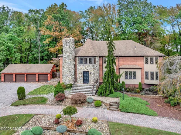 17 Emerald Drive, Morganville, NJ 07751