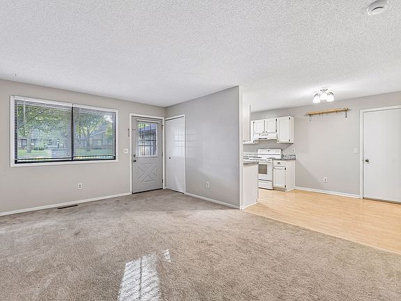 4th image of 13316 Zenith Ln