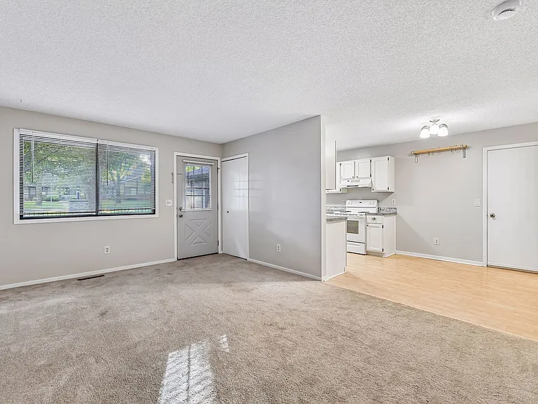 13316 Zenith Ln — Photo 4