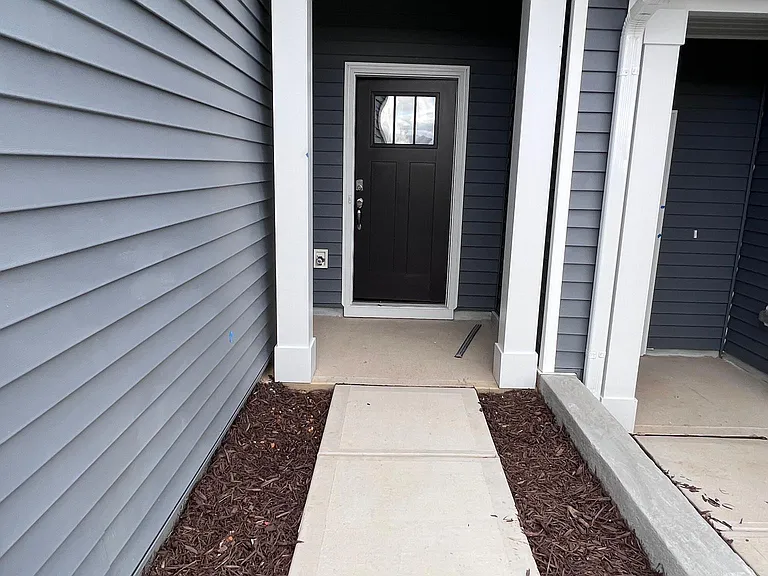 2207 Cherry Top Dr — Photo 2